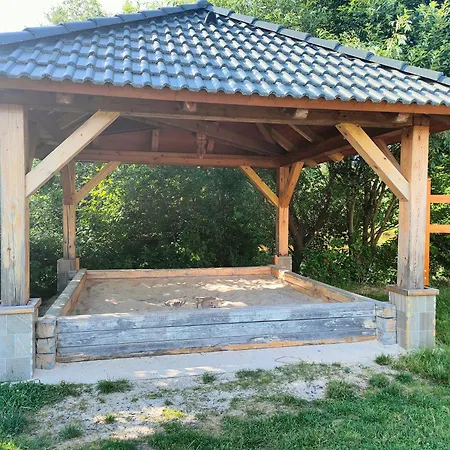 V Zachranne Stanici Pasicka 公寓